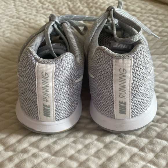 WOMENS NIKE FLEX EXPERIENCE RN 5 SIZE 7.5 - Picture 3 of 6